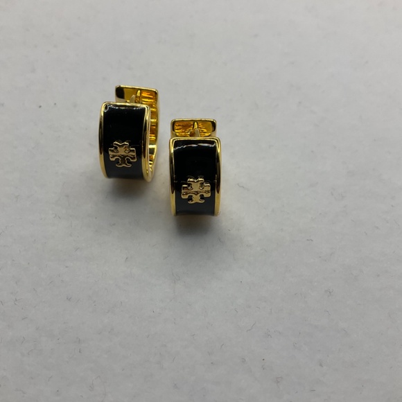 Tory Burch KIRA ENAMEL HOOP EARRING - Picture 6 of 9